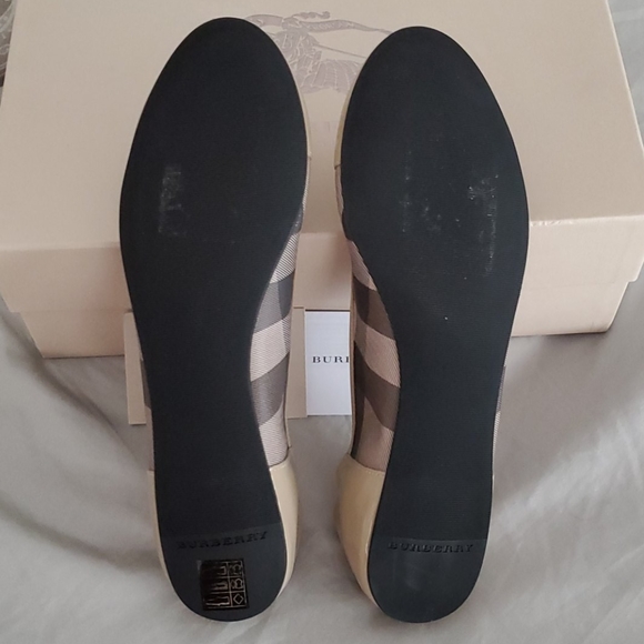 Burberry Nova Check Patent Leather Ballerina Flats - Picture 5 of 7